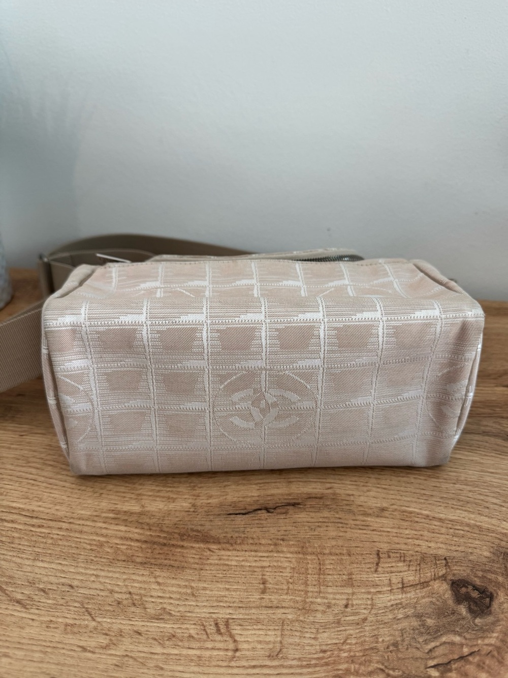 Vintage Chanel Sport Line CC Logo Crossbody Bag Beige Auth Card Clean Interior - Picture 12 of 16